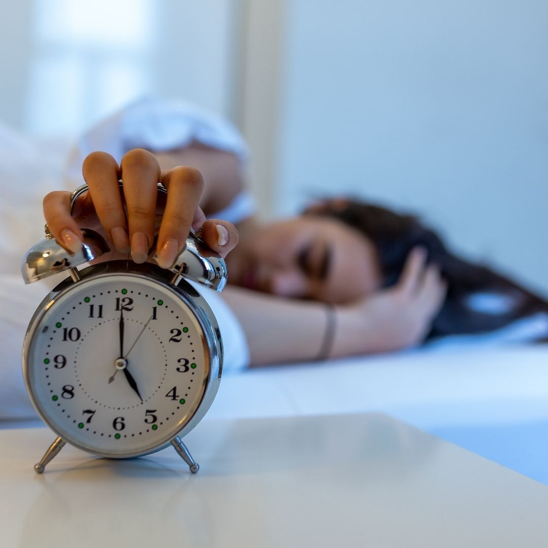 Soft abstract sunrise horizon suggesting calm focus